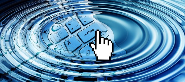 Tem computador disponível nos terminais; aproveite